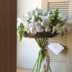 MF1310 - Букет из сезонных альстромерий на плетеном каркасе картинка №3 - moscowflorist.ru MF1310 - Букет из сезонных альстромерий на плетеном каркасе фото №3 - moscowflorist.ru