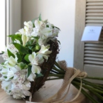 MF1310 - Букет из сезонных альстромерий на плетеном каркасе картинка №4 - moscowflorist.ru MF1310 - Букет из сезонных альстромерий на плетеном каркасе фото №4 - moscowflorist.ru