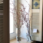 MF1311 - Весенние ветки с вазой фото №2 - moscowflorist.ru