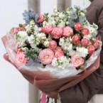 MF1329 - Пышный нежный бело-розовый букет с кустовыми пионовидными розами картинка №5 - moscowflorist.ru MF1329 - Пышный нежный бело-розовый букет с кустовыми пионовидными розами фото №5 - moscowflorist.ru