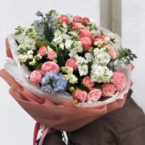 MF1329 - Пышный нежный бело-розовый букет с кустовыми пионовидными розами картинка №1 - moscowflorist.ru MF1329 - Пышный нежный бело-розовый букет с кустовыми пионовидными розами фото №1 - moscowflorist.ru