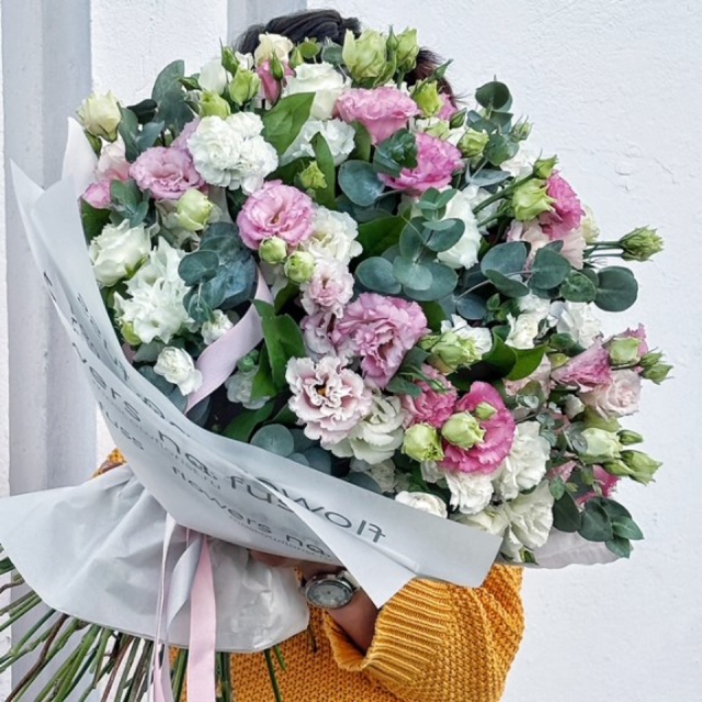 MF1329 - Пышный нежный бело-розовый букет без роз  фото - moscowflorist.ru