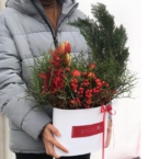 MF0933 - Овальная коробка с хвойниками фото №3 - moscowflorist.ru