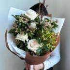 MF1404 - Сезонный букет с ароматной розой коллекции Morse фото №1 - moscowflorist.ru