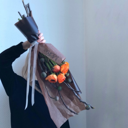 MF1405 - Интерьерный сезонный букет с ранункулюсами коллекции Morse - фото moscowflorist.ru