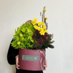 MF0935 - Овальная коробка с весенними цветами фото №3 - moscowflorist.ru