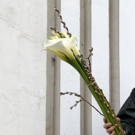 MF1406 - Белые каллы с вербой. Коллекция Morse - фото moscowflorist.ru