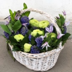 MF4039 - Весенняя корзина с гиацинтами и зелеными розами фото №4 - moscowflorist.ru