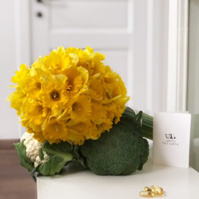 MF1416 - Букет-трость из нарциссов фото - moscowflorist.ru