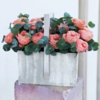MF7060 - Деревянный ящик с персиковой пионовидной розой  фото №5 - moscowflorist.ru