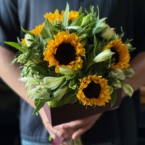 MF1604 - Букет с подсолнухами коллекции Тетрис фото №3 - moscowflorist.ru